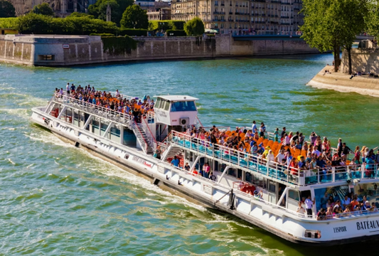 Seine River Cruise by Bateaux Mouches